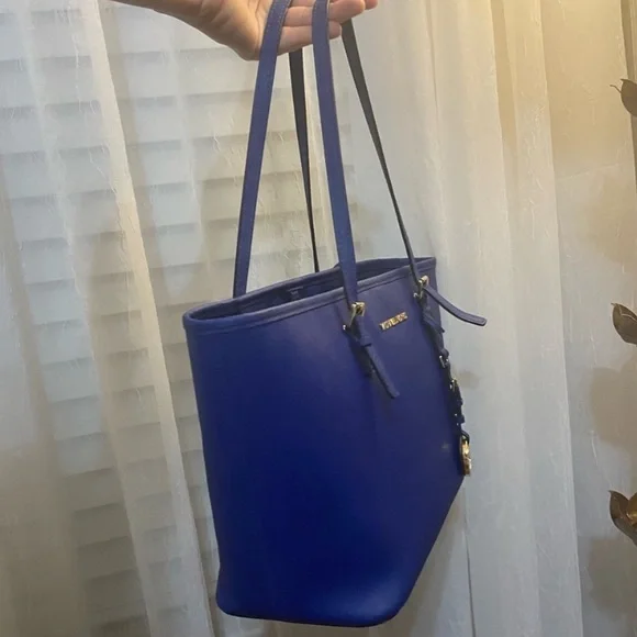 Michael Kors Purse - Picture 2 of 16